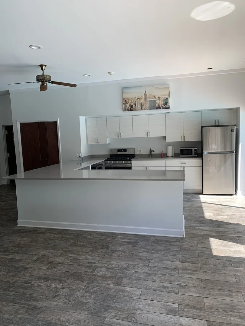 Photo of Unit 412A at 7211 WOLF Road