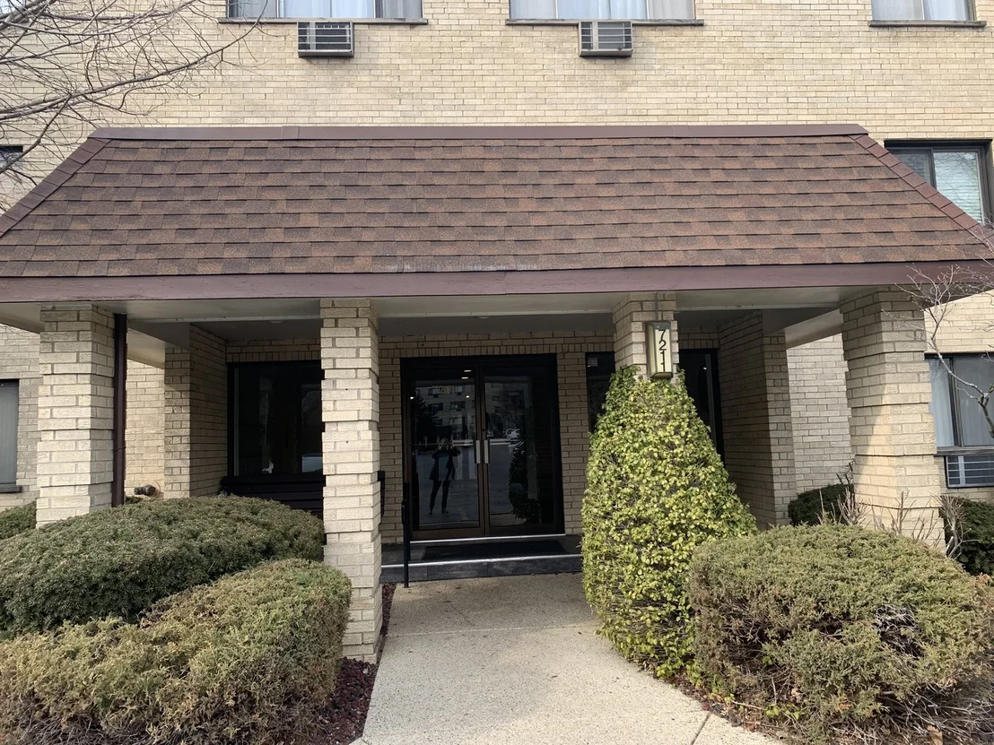 Photo of Unit 412A at 7211 WOLF Road