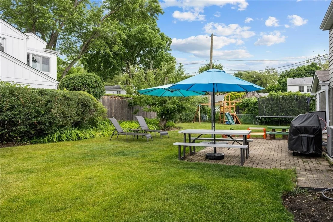 Photo of 1042 Gordon Terrace