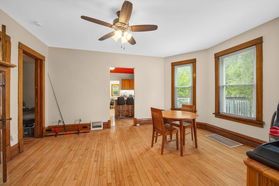 Photo of 4029 Amelia Avenue