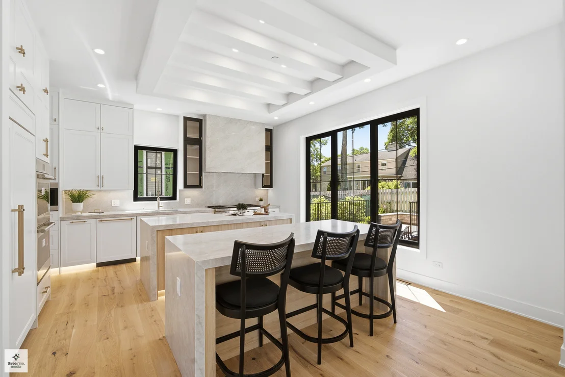 Photo of 424 Forest Edge Drive