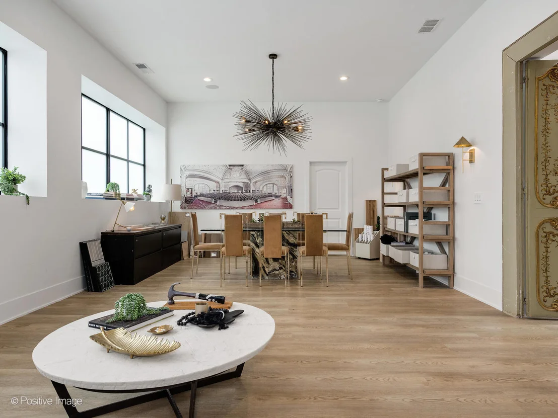 Photo of 2733 N Pulaski Road