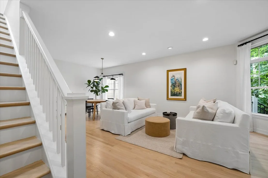 Photo of 331 W Evergreen Avenue