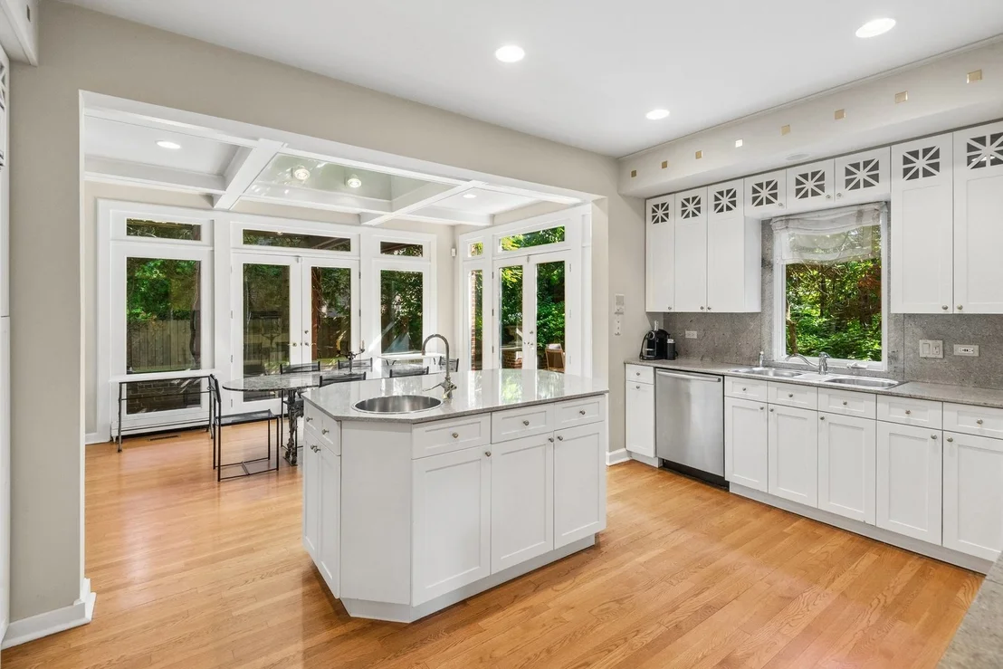 Photo of 770 Sheridan Road
