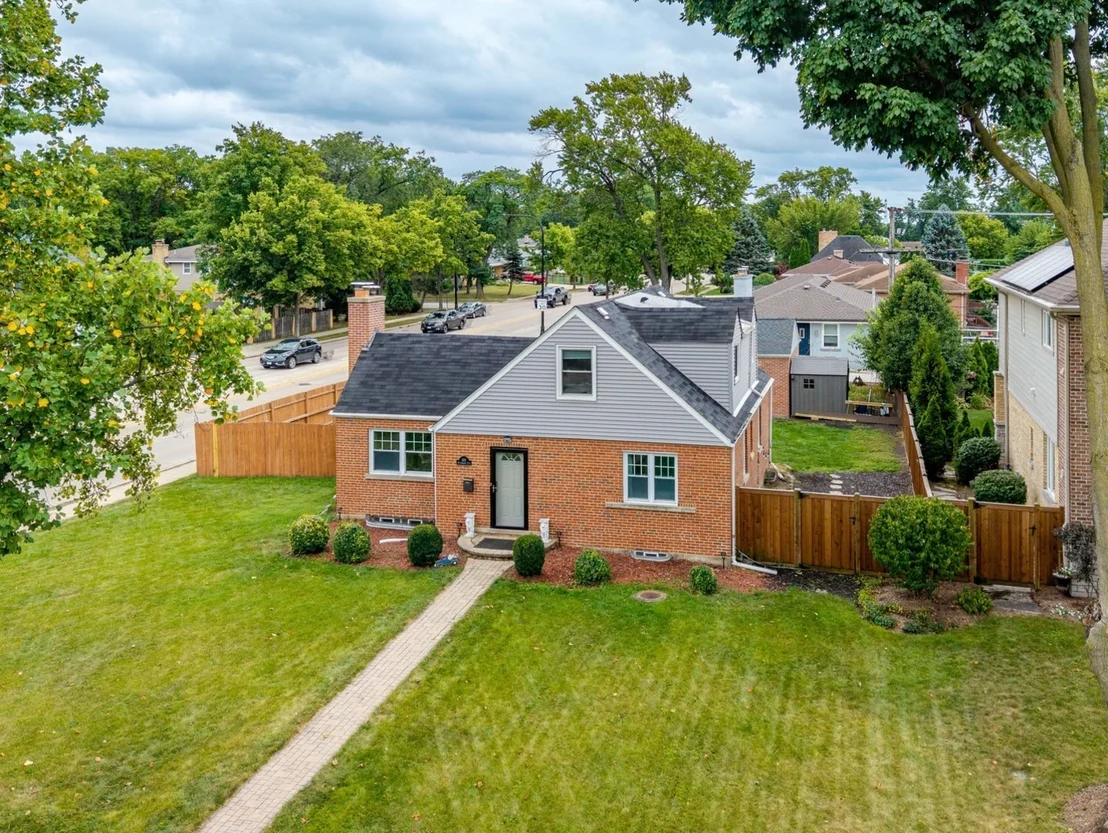 Photo of 301 W Lonnquist Boulevard