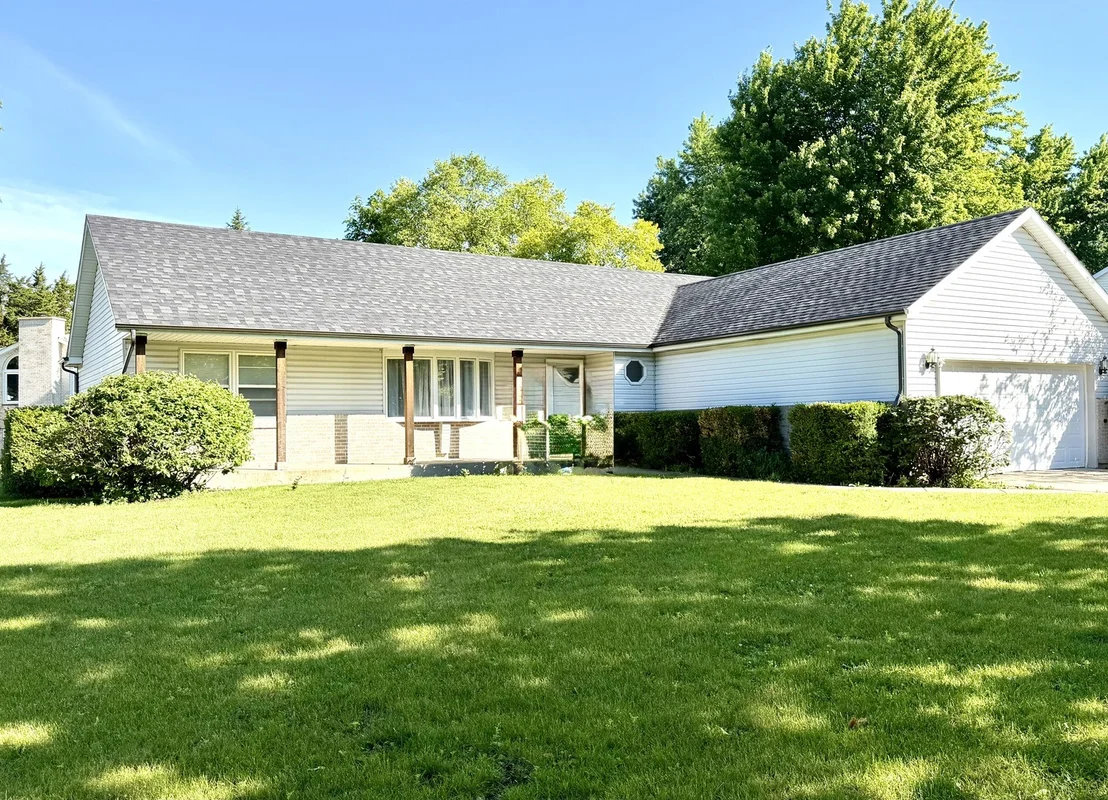 Photo of 2337 Golfview Drive