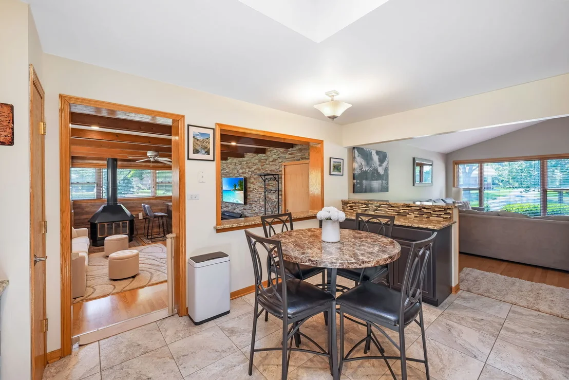 Photo of 513 W Division Street