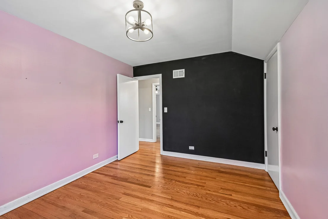 Photo of 939 Westcliff Lane SE