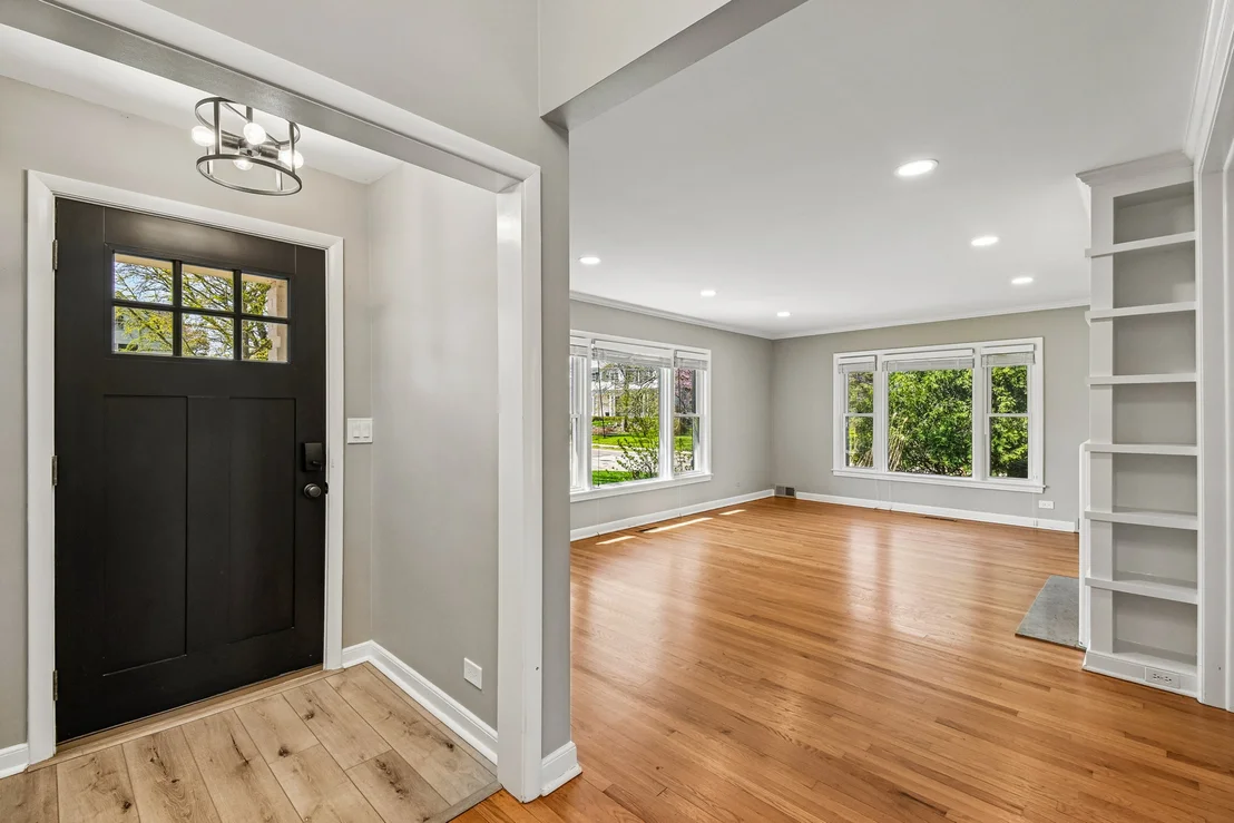 Photo of 939 Westcliff Lane SE