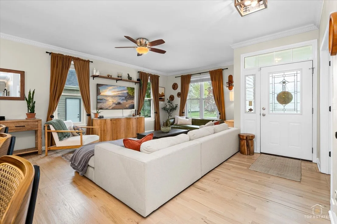 Photo of 875 RED CLOVER Drive