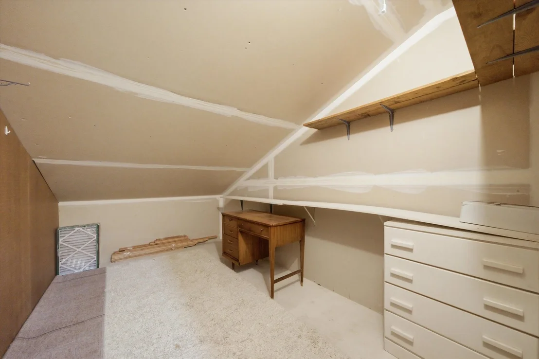 Photo of Unit D at 650 WAVERLY Drive
