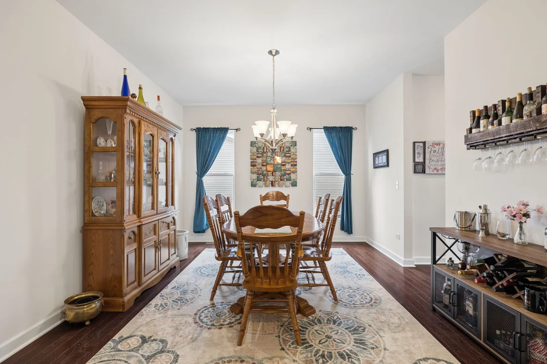 Photo of 903 Foxview Drive
