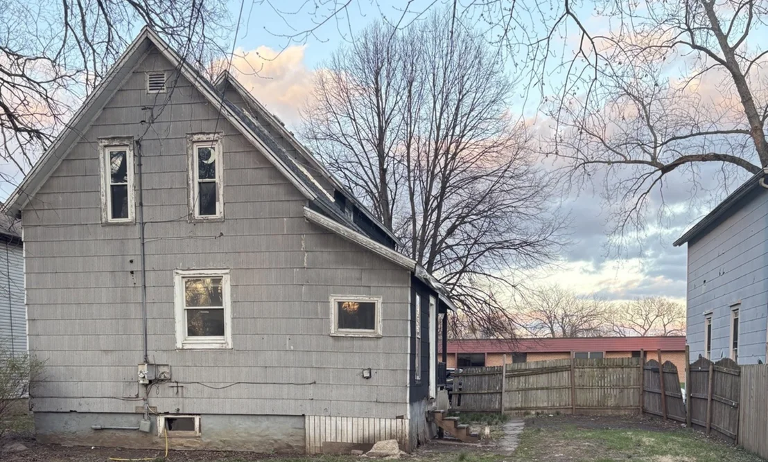 Photo of 337 N 6th Avenue