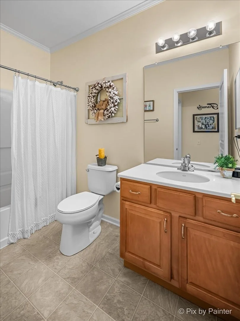 Photo of 2892 Edgewater Drive