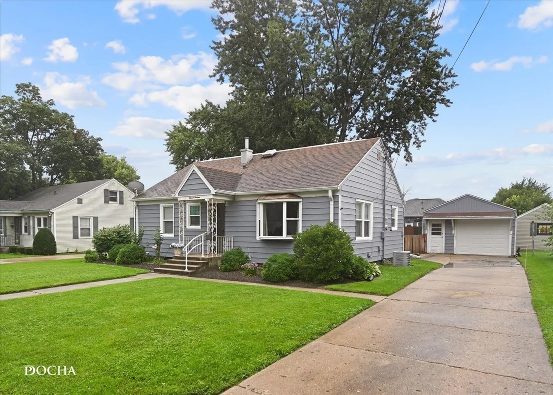 Photo of 1119 Charles Street