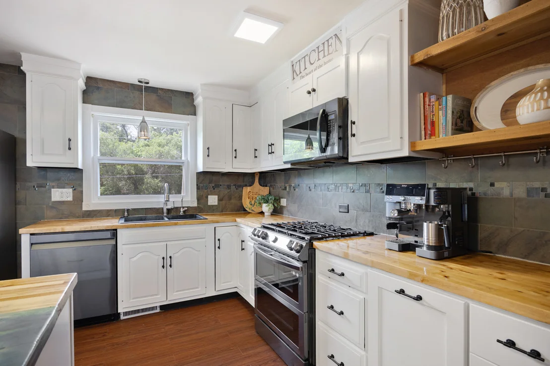 Photo of 703 Crestview Drive