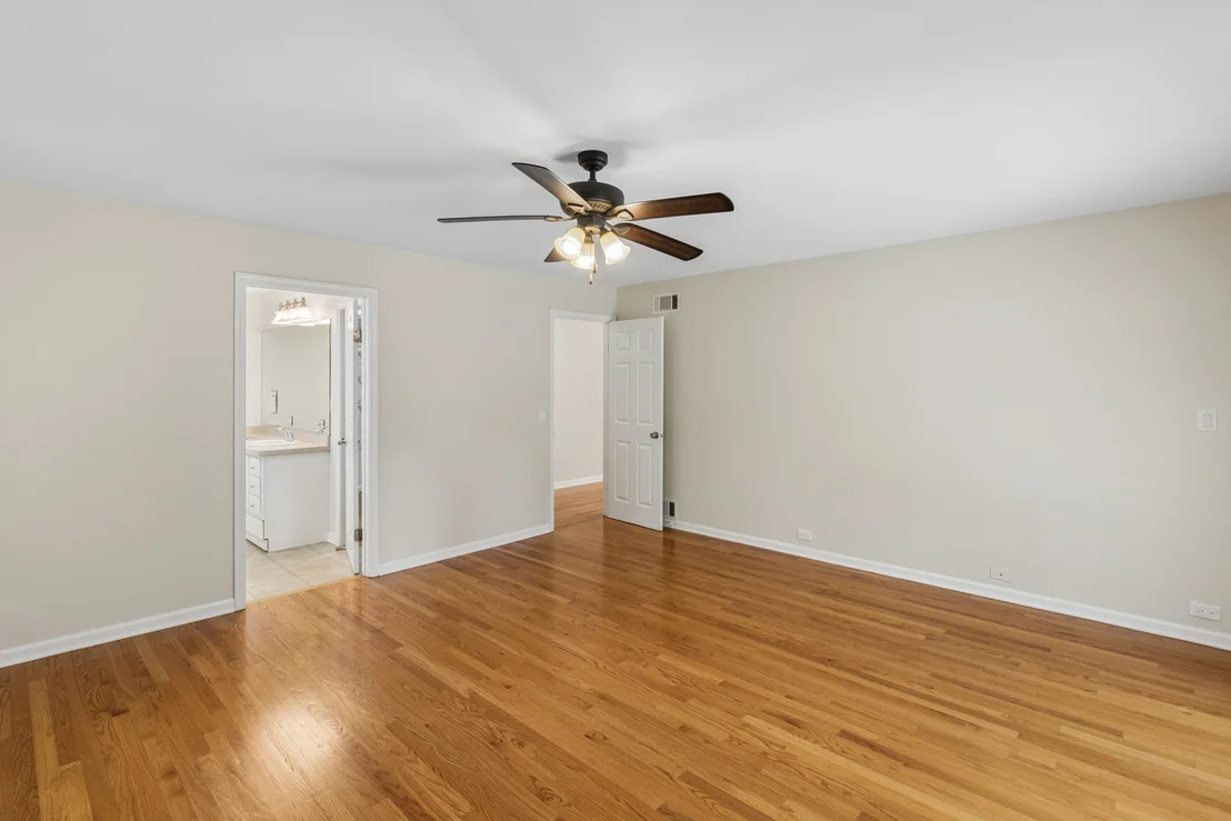 Photo of 356 WINDSOR Lane