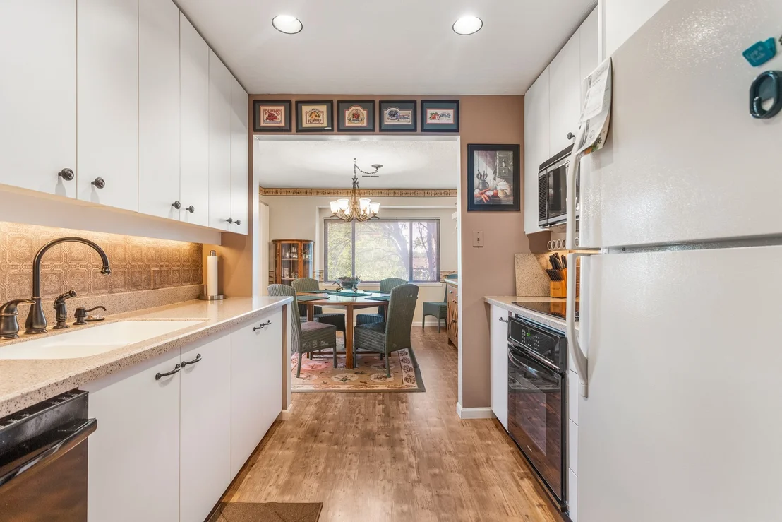 Photo of Unit 2104 at 2104 Harbortown Circle