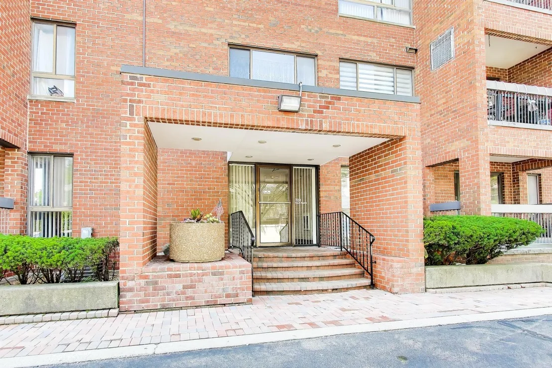 Photo of Unit 402 at 701 Forum Square