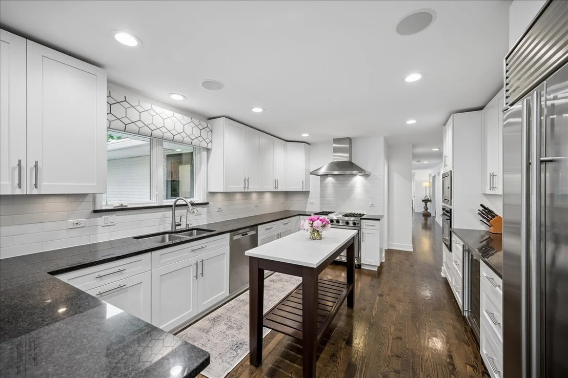 Photo of 920 Pine Tree Lane