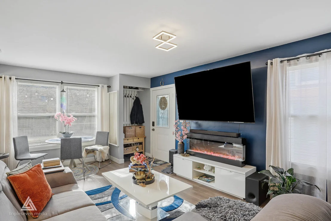 Photo of Unit B at 551 Sidney Avenue
