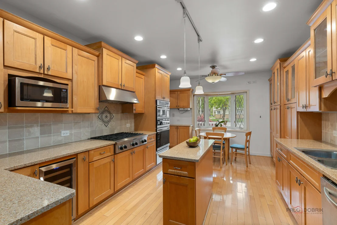 Photo of 4722 Linden Avenue