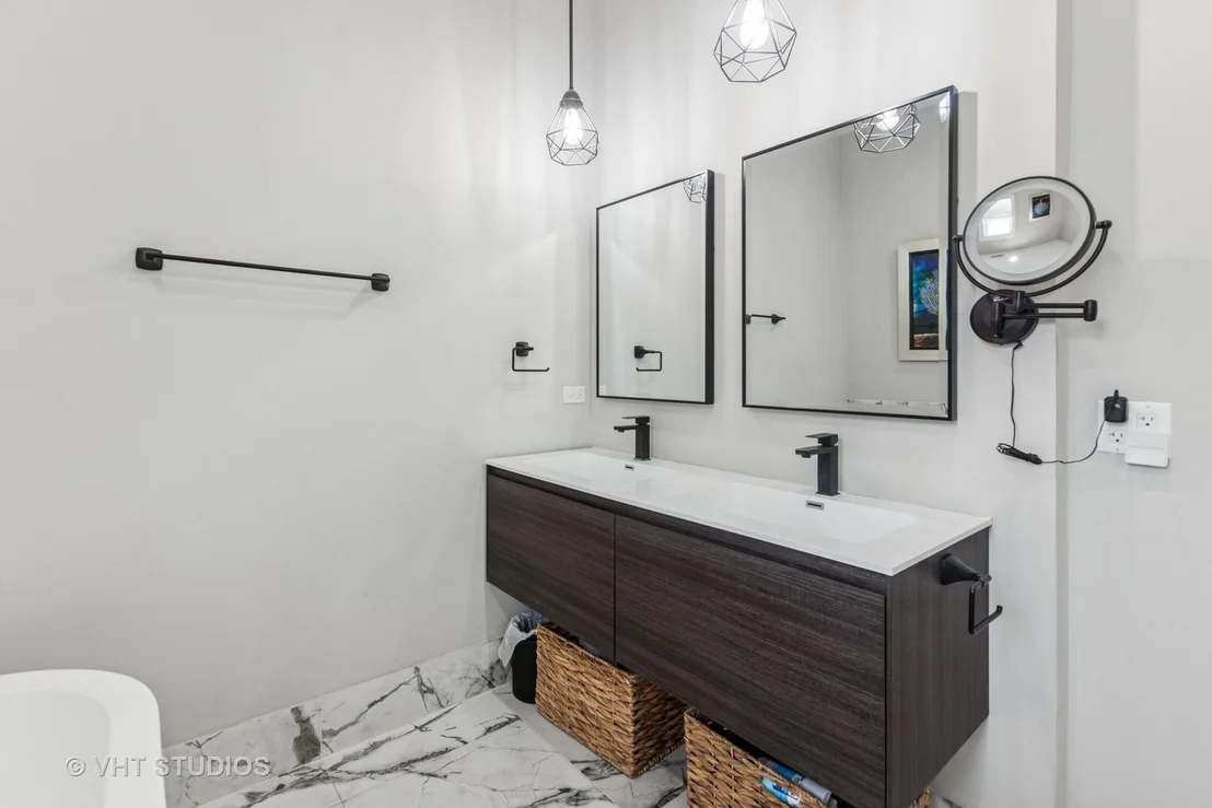 Photo of 447 W Harrison Road