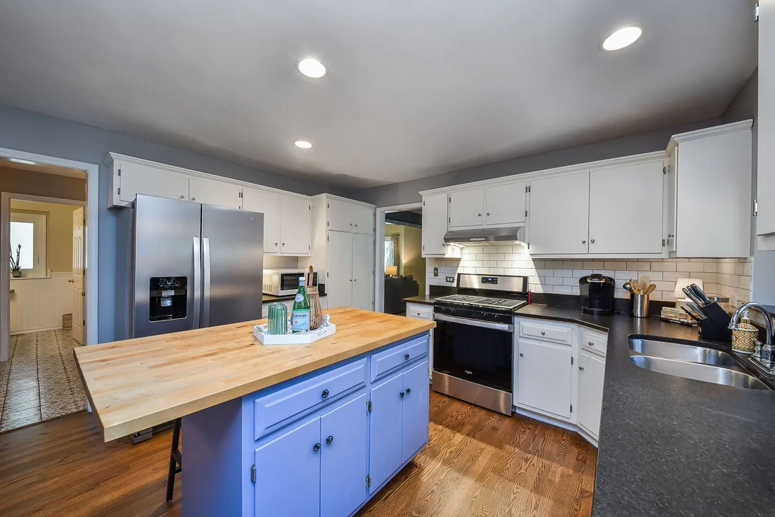 Photo of 496 Waubonsee Circle