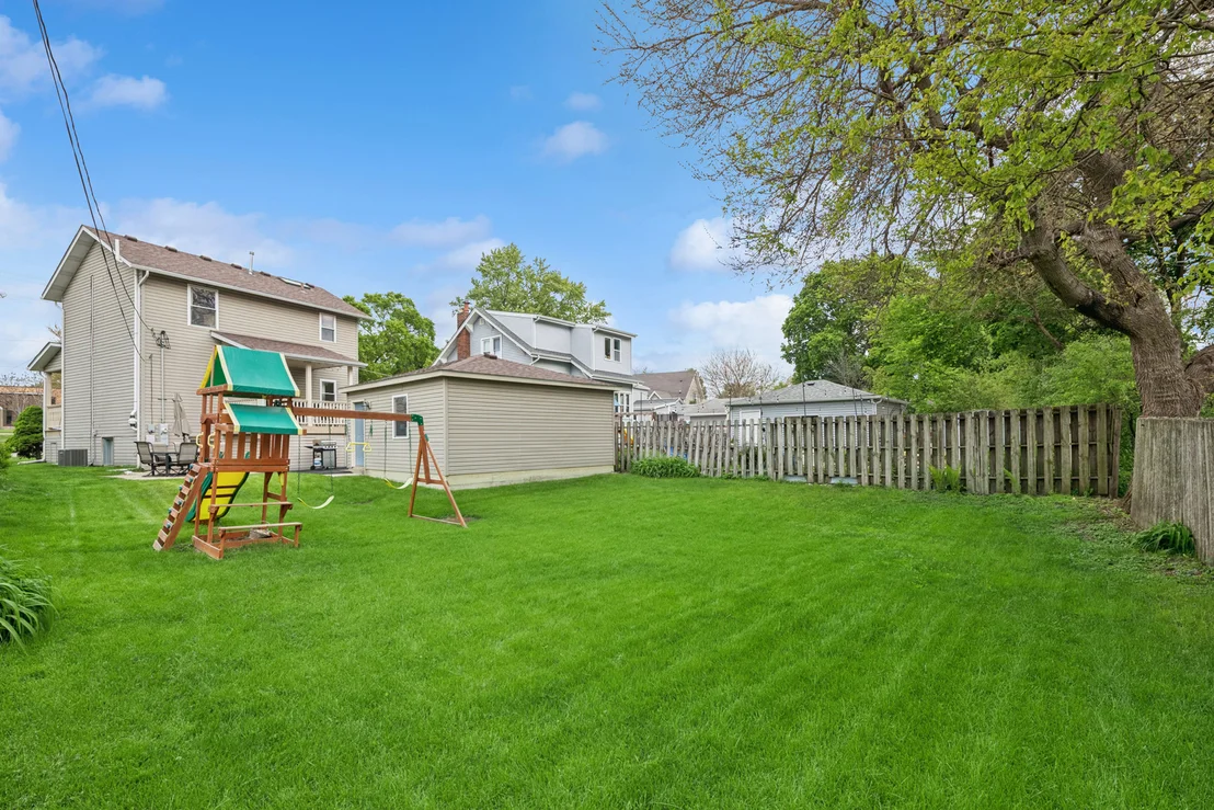 Photo of 402 Crescent Street