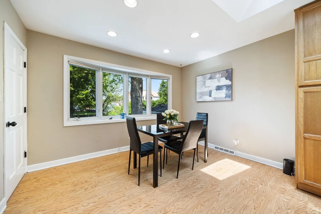 Photo of 564 W Harrison Road