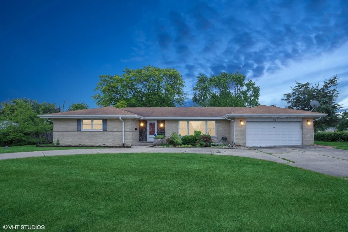Photo of 33 W Wise Road