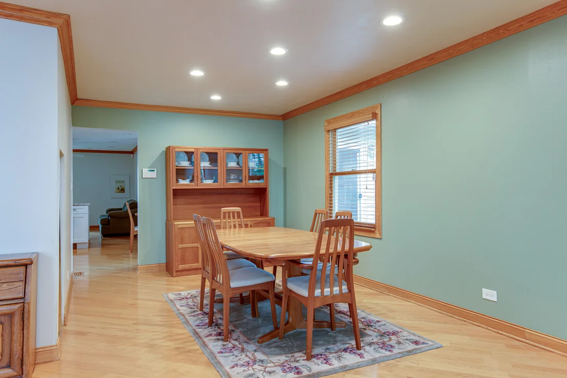 Photo of 955 Bernard Drive
