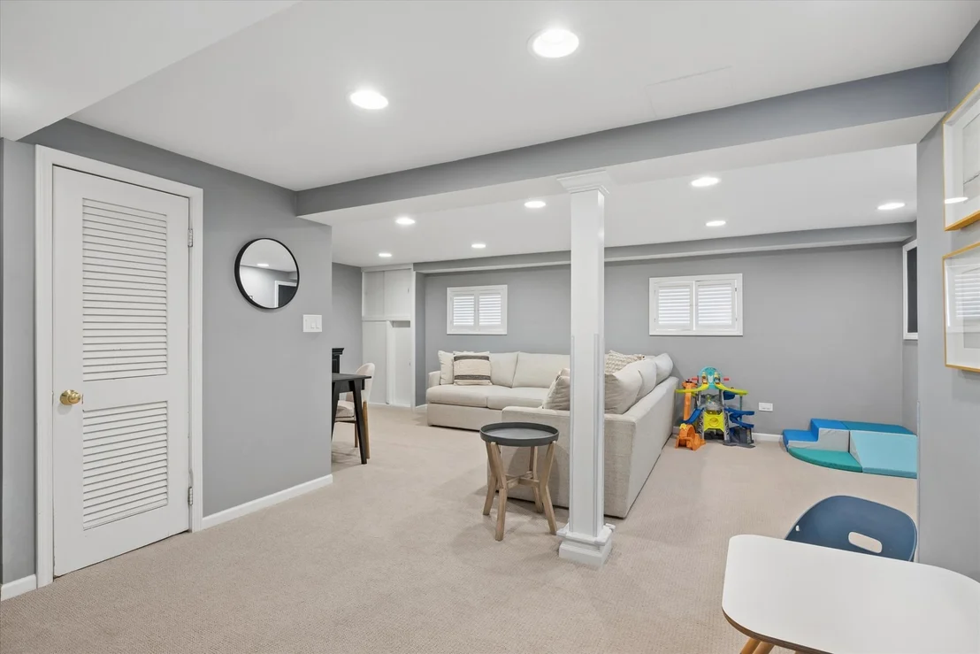 Photo of 258 Crest Road