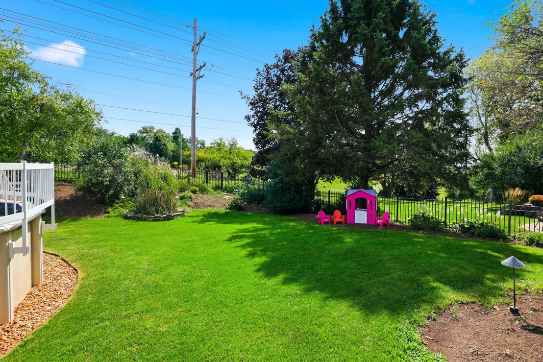 Photo of 655 Crest Drive