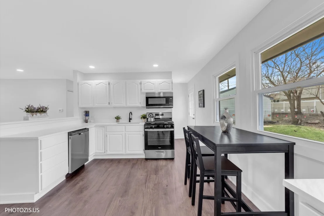 Photo of 115 Fairlane Drive