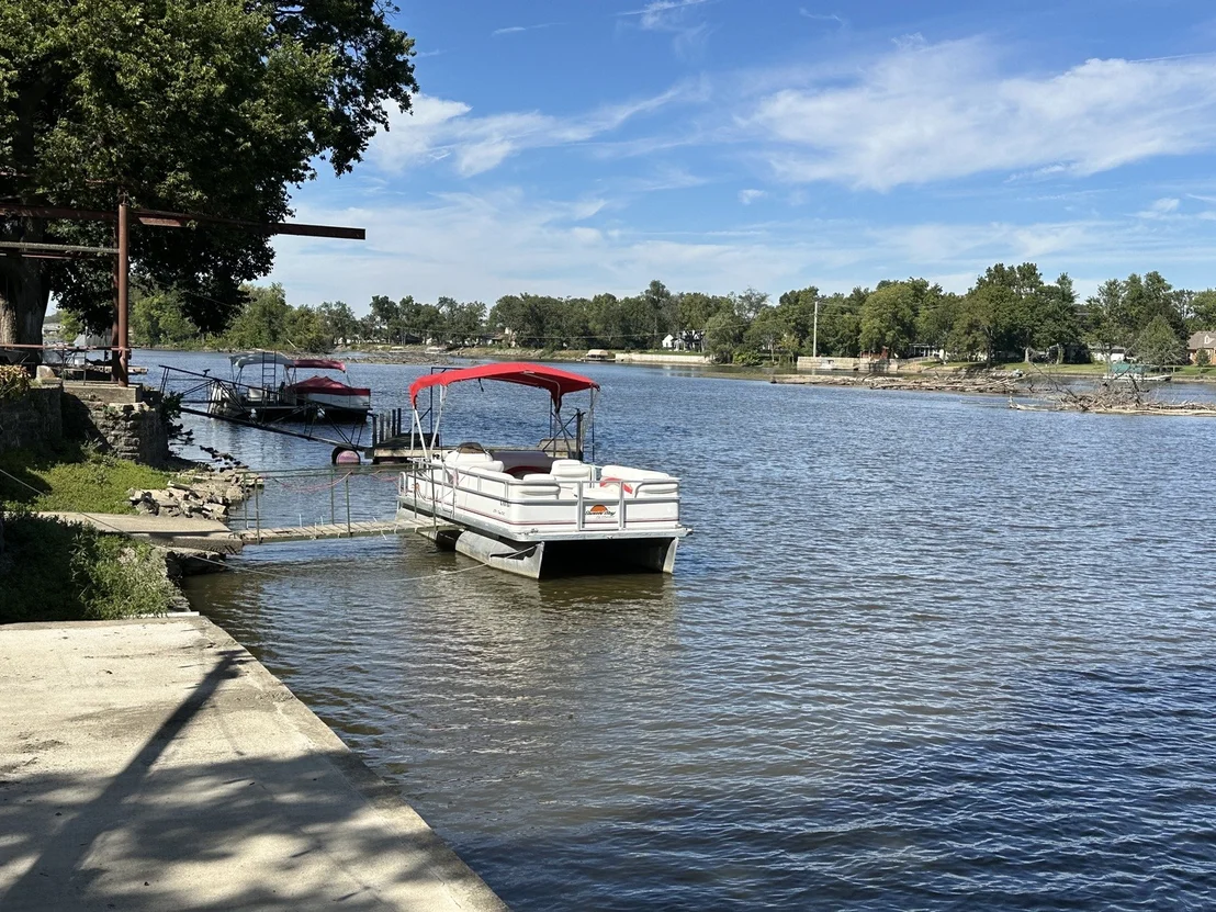 Photo of 2833 River Road