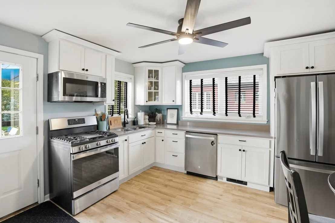 Photo of 11224 Front Street