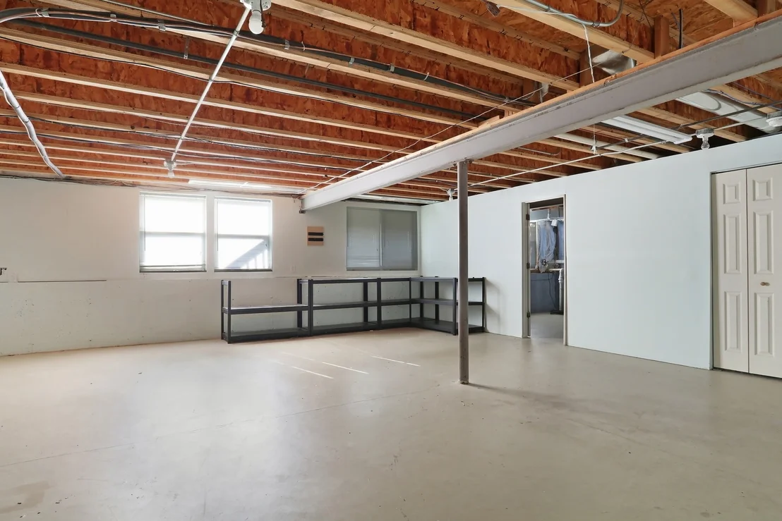 Photo of 2833 Waterfront Avenue