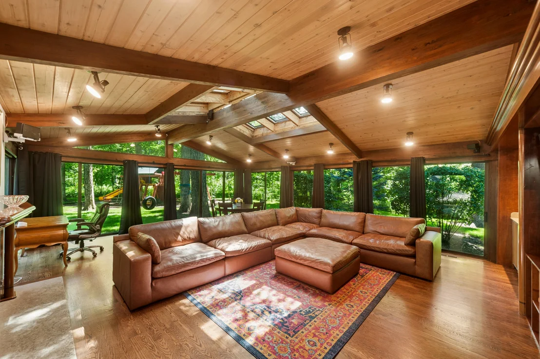 Photo of 3035 Blackthorn Road
