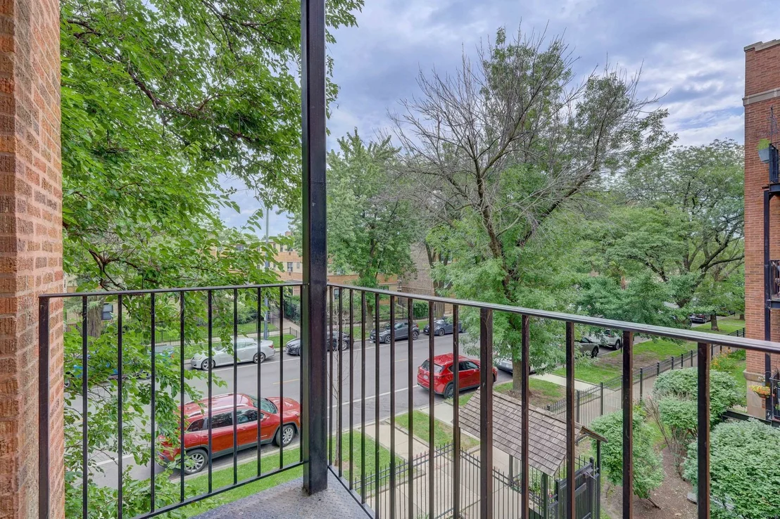 Photo of Unit 2 at 1663 W Pratt Boulevard