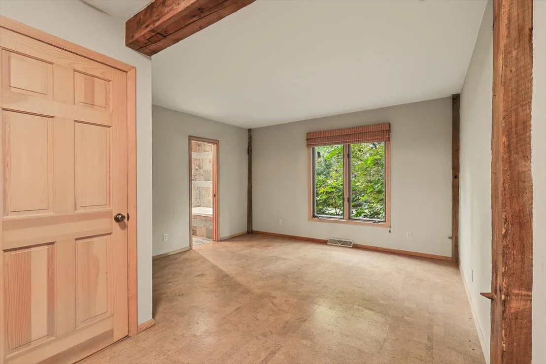 Photo of 802 La Sell Drive