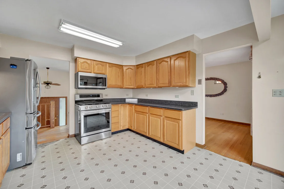 Photo of 562 N Plamondon Drive