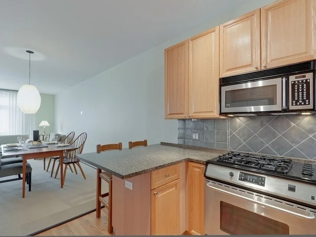Photo of Unit E2 at 1889 MAPLE Avenue