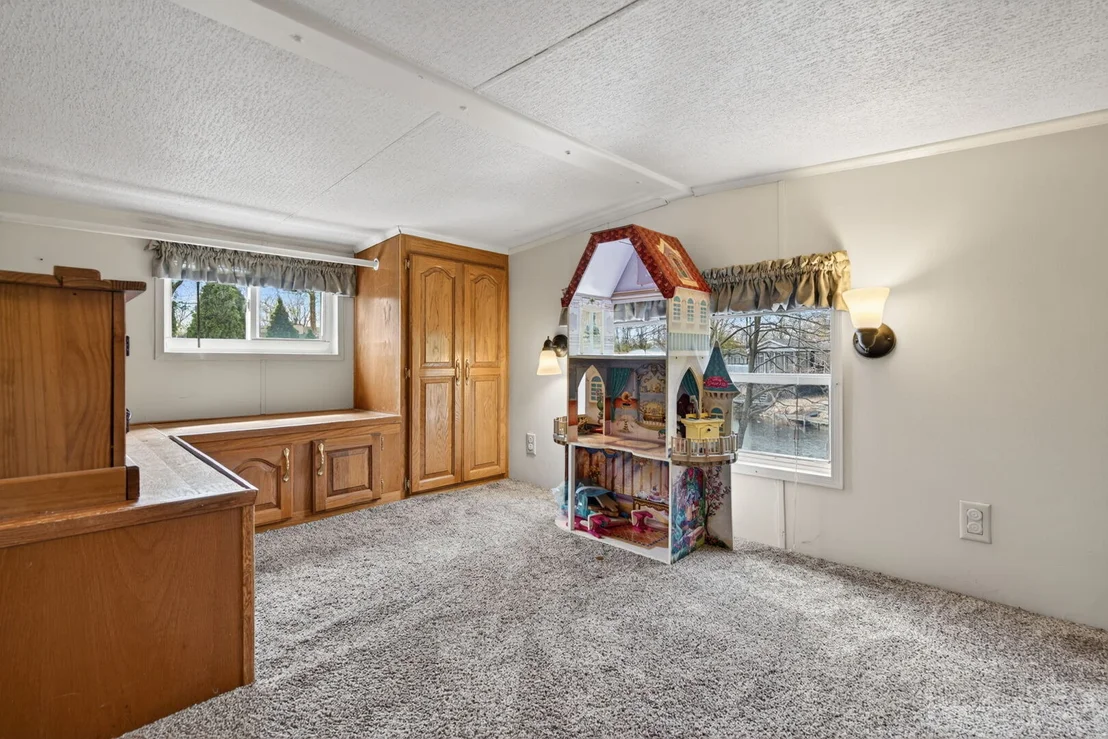 Photo of 219 Largemouth Lane