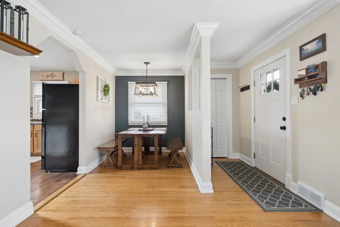 Photo of 809 E Division Street