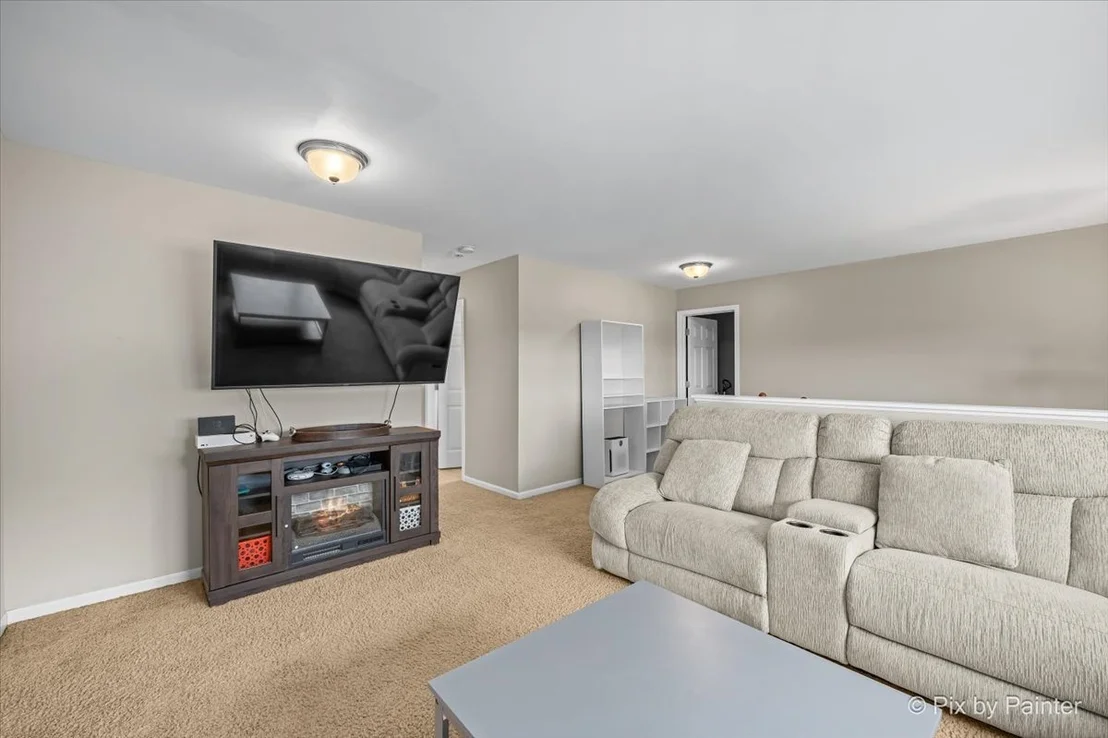 Photo of 909 Avalon Way