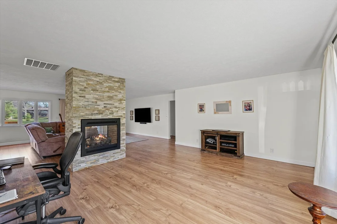 Photo of 1902 Golf Drive