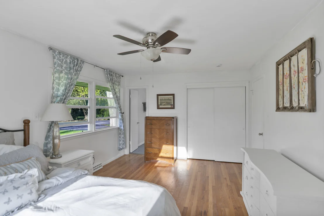 Photo of 405 Thomas Drive