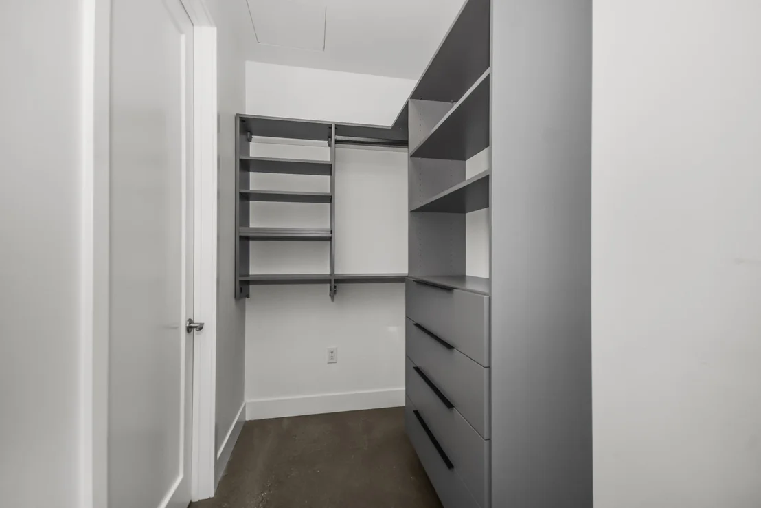 Photo of Unit 301 at 900 W Washington Boulevard