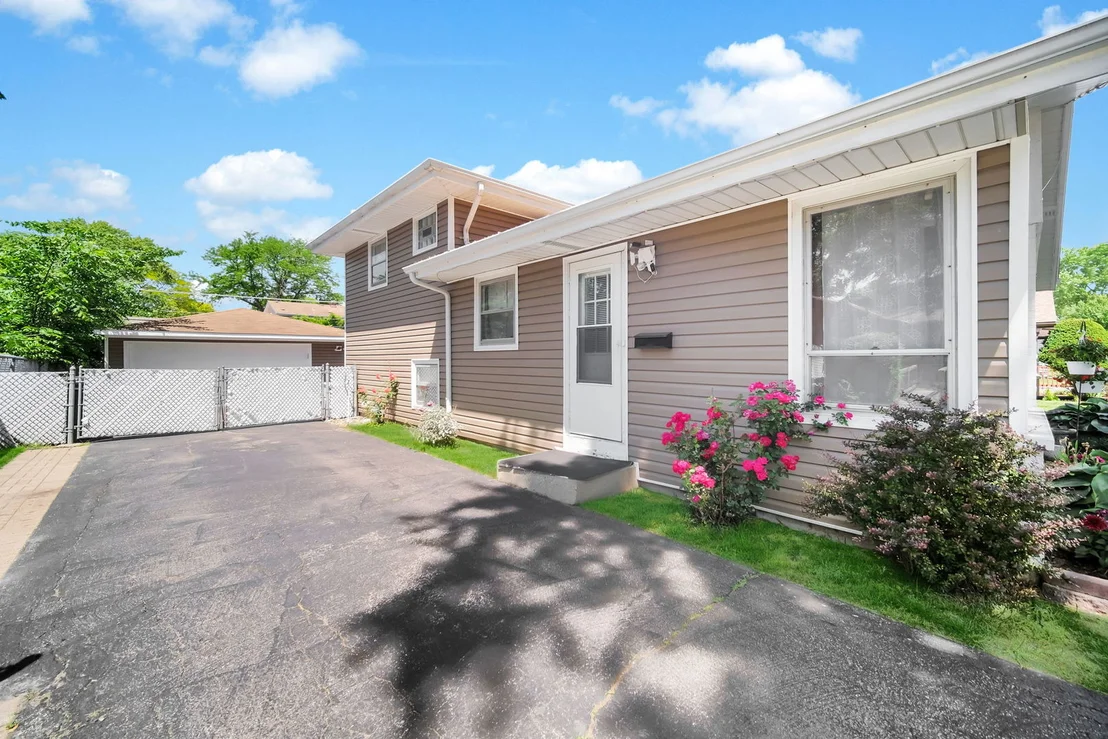 Photo of 1020 Hahn Place